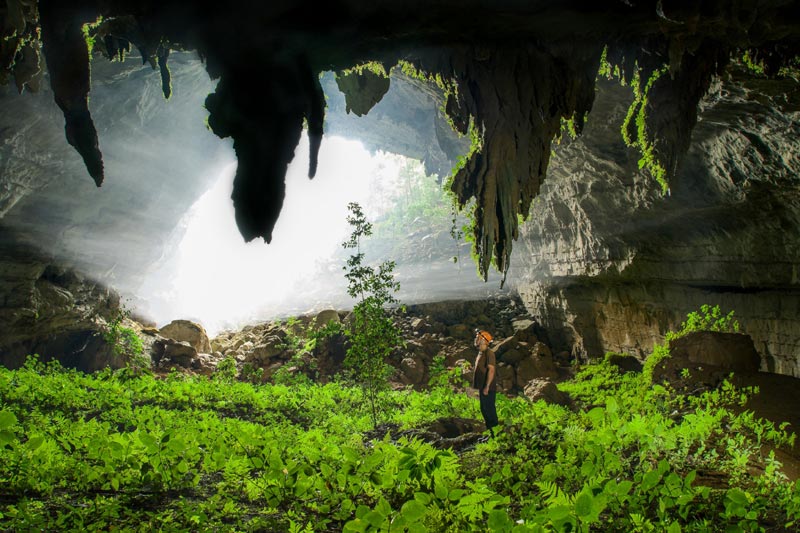 Tham Khoun Xe Cave Laos holidays