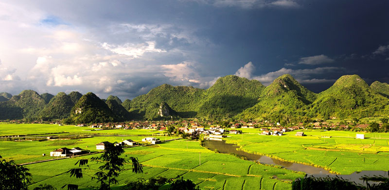 Vietnam Customized Tours in Ninh Binh