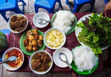 Vietnam Food Tour For Family 17 days