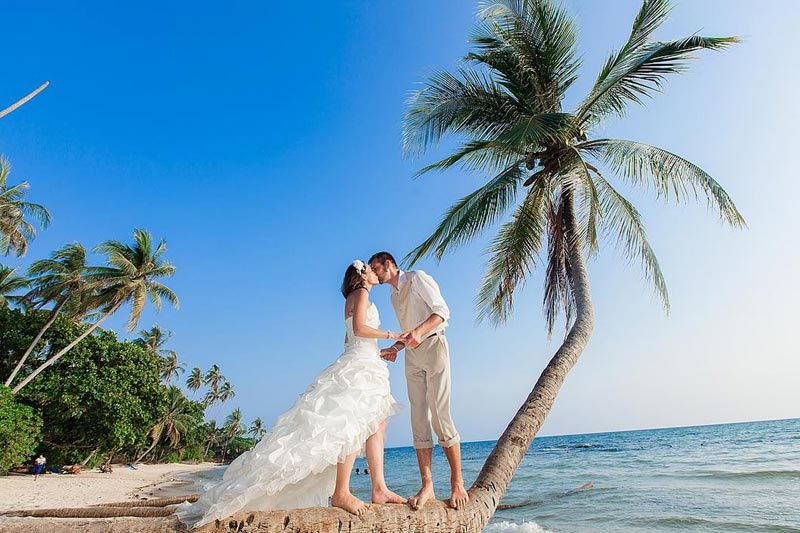 Honeymoon couple at Phuket Thailand honeymoon tour