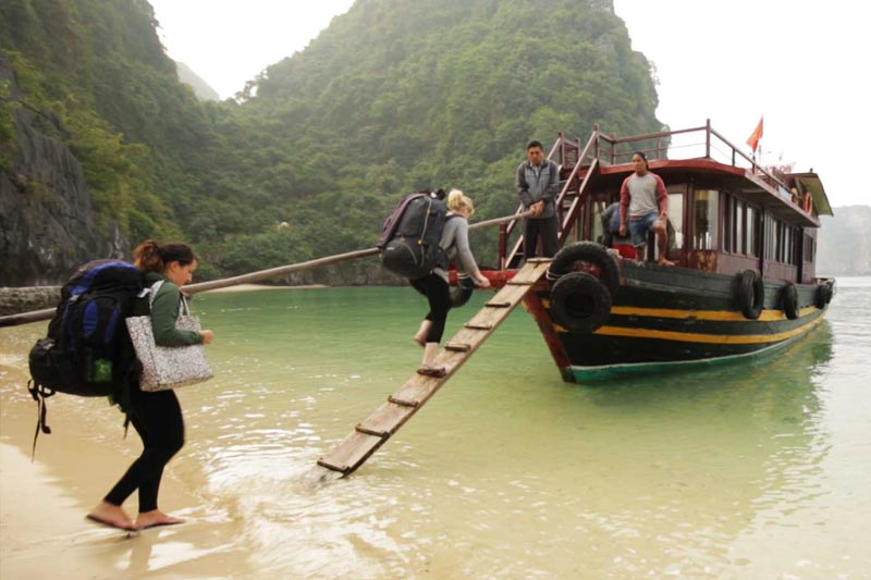 Avoid bad budget tour Vietnam Customized Holidays