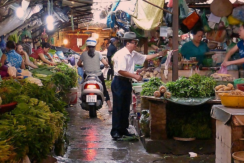 Chau Long Market Vietnam Customized Tours