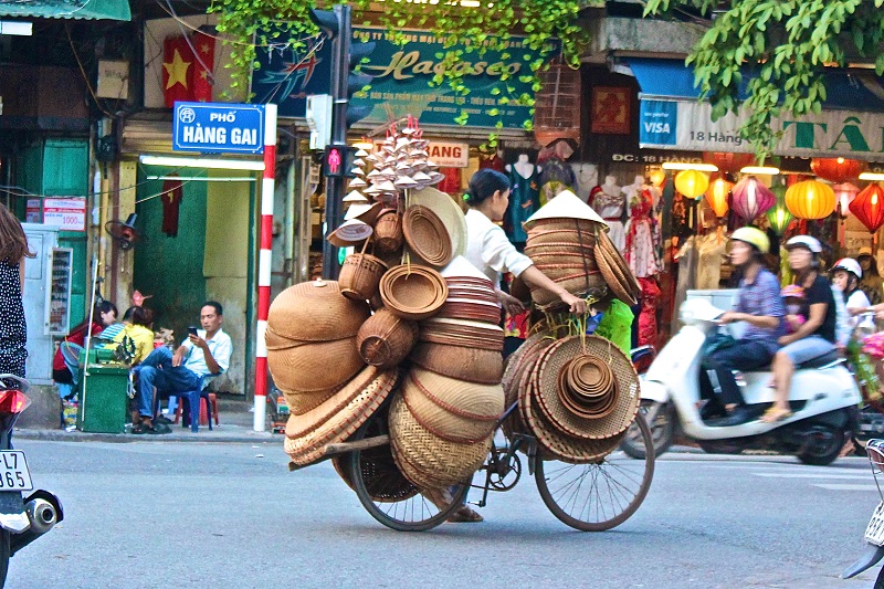 Street vendors in Vietnam