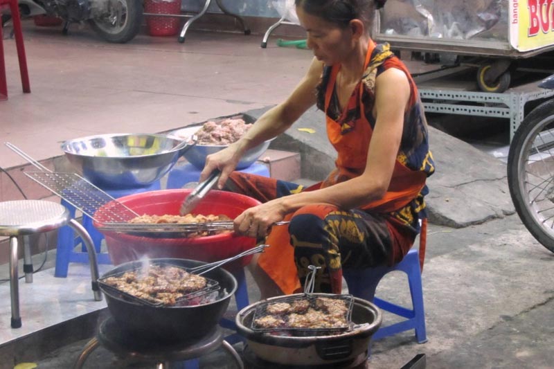 Saigon cheap eats Vietnam Customized Holidays