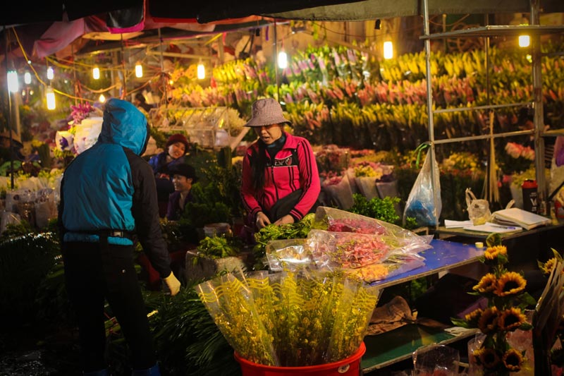 Quang Ba Flower Market Vietnam Family Tour