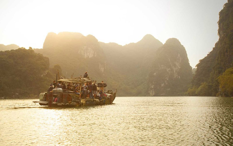 Cast crew boat of skull island in Halong bay